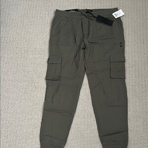 BRAND NEW Women’s Silver Jeans Army Green Cargo Pants